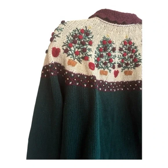 Vintage Floral Embroidered Christmas Sweater Size S - Picture 7 of 16